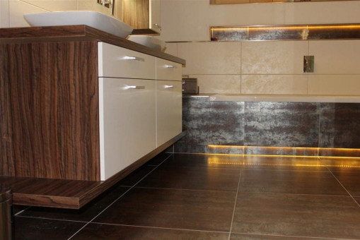 Wellness & Bad 30 vasold_106_mittel